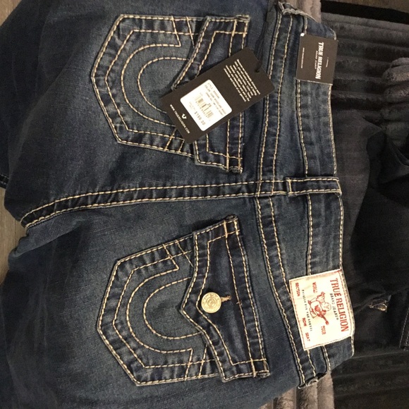 True Religion Dark Blue Jeans with White Stitching - Picture 13 of 16